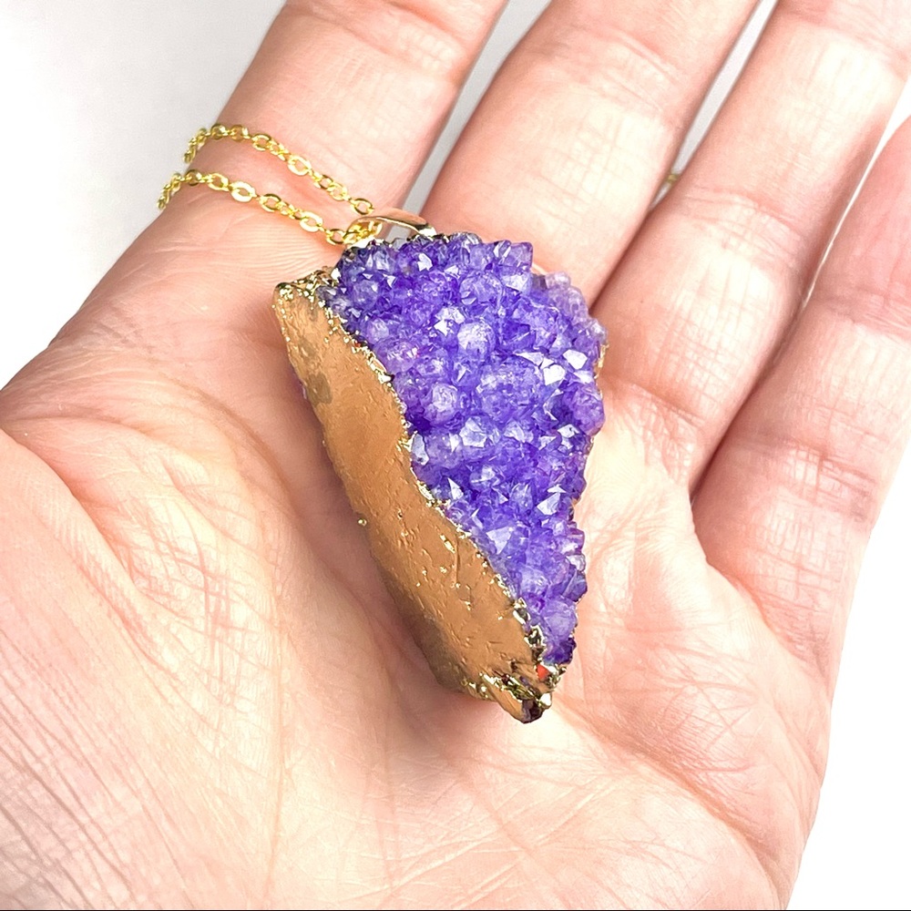Triangle brass electroplated natural druzy agate crystal pendant necklace - Picture 4 of 4